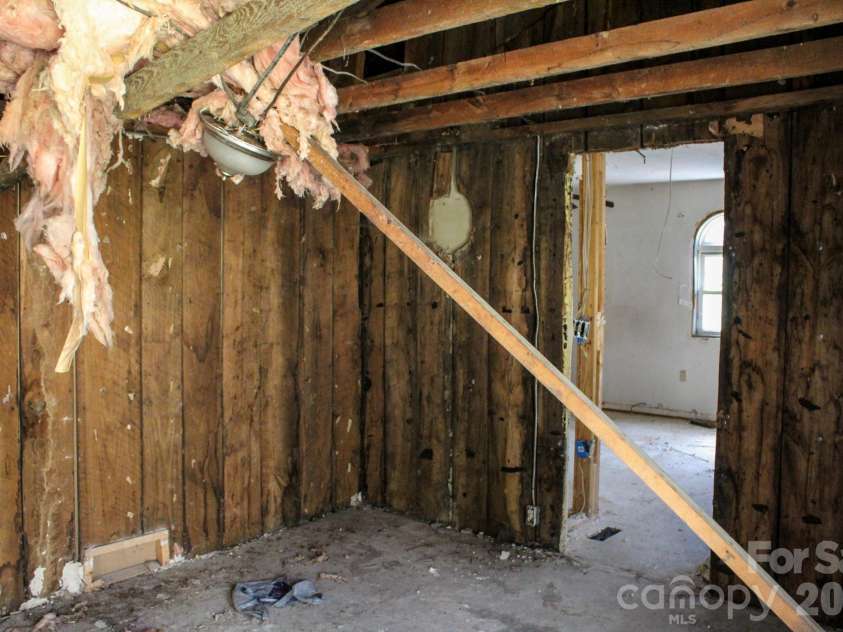 1293 Lake Logan Road, Canton, NC 28716.  MLS# CAR4361659, YatesRealty ID 10633. 