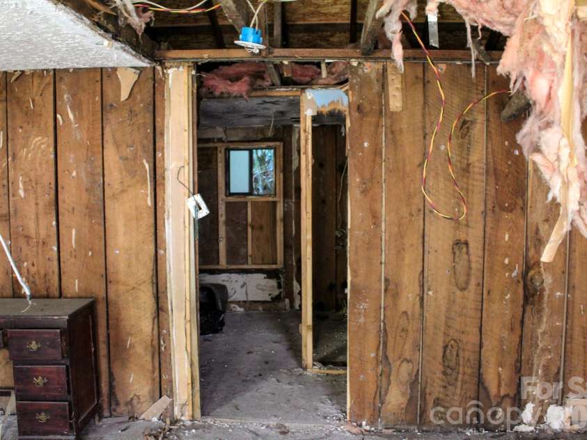 1293 Lake Logan Road, Canton, NC 28716.  MLS# CAR4361659, YatesRealty ID 10633. 