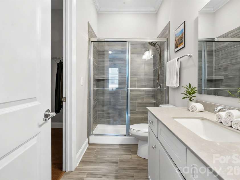 4008 Pinot Way, Fort Mill, SC 29707.  MLS# CAR4344063, YatesRealty ID 10634. Ensuite bathroom on main level