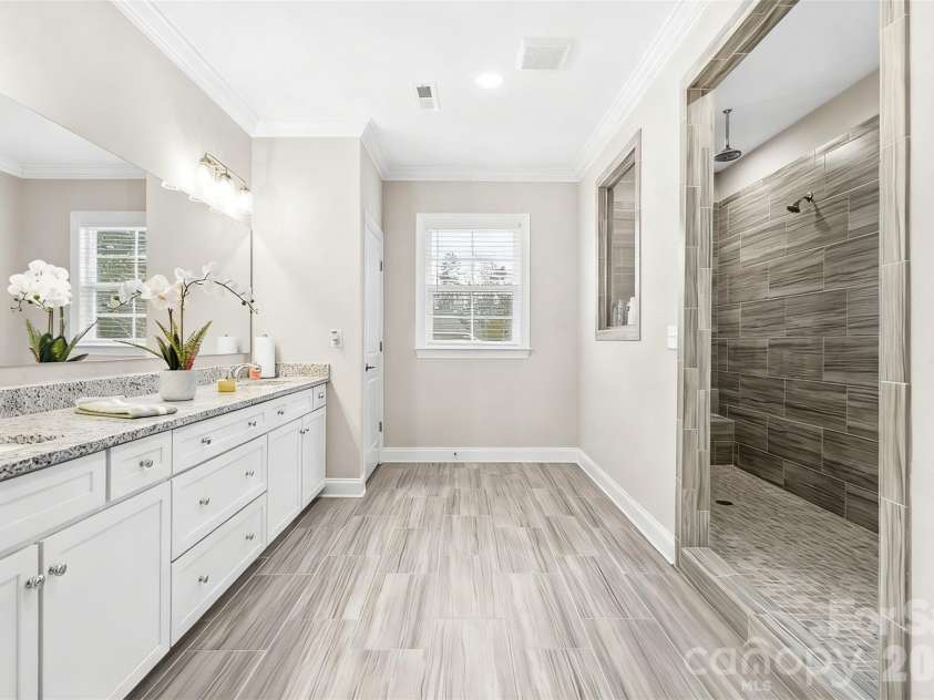 4008 Pinot Way, Fort Mill, SC 29707.  MLS# CAR4344063, YatesRealty ID 10634. Primary Bathroom