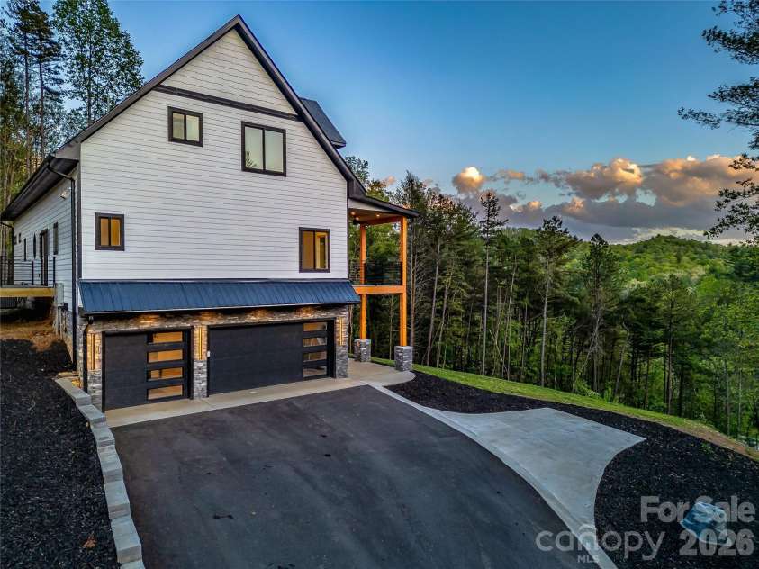 74 Jeranna Road, Mills River, NC 28759.  MLS# CAR4252782, YatesRealty ID 10634. 