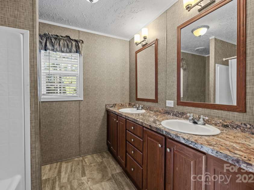 1266 Scott Road, Kershaw, SC 29067.  MLS# CAR4238168, YatesRealty ID 10635. Primary Bathroom