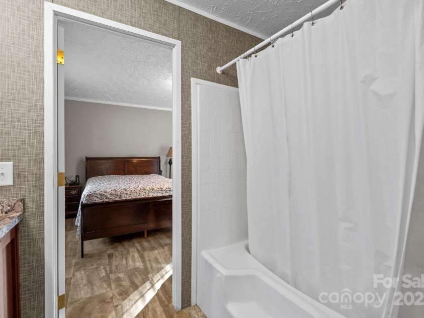 1266 Scott Road, Kershaw, SC 29067.  MLS# CAR4238168, YatesRealty ID 10635. Primary Bathroom