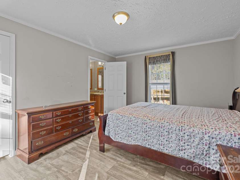 1266 Scott Road, Kershaw, SC 29067.  MLS# CAR4238168, YatesRealty ID 10635. Primary Bedroom