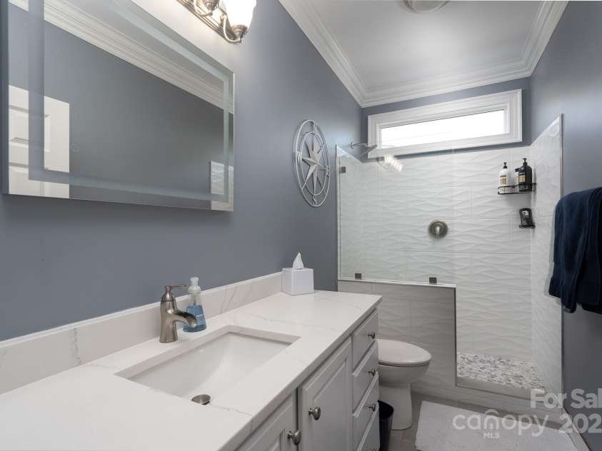 302 Patterson's Bridge None, New London, NC 28127.  MLS# CAR4246779, YatesRealty ID 10636. Guest Bath