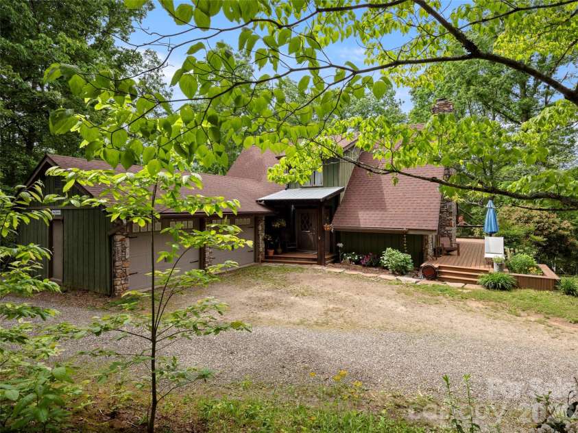 756 Pole Creasman Road, Asheville, NC 28806.  MLS# CAR4350196, YatesRealty ID 10636. 