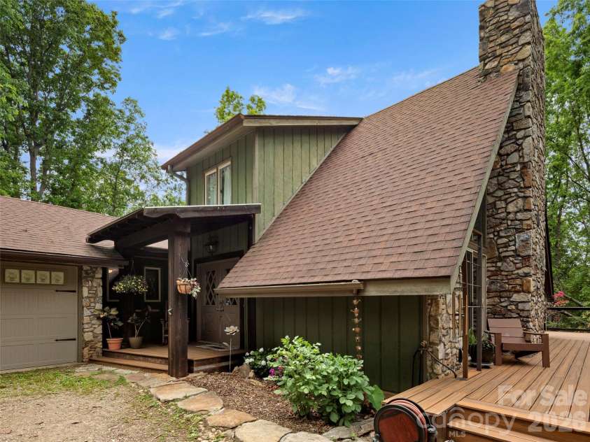 756 Pole Creasman Road, Asheville, NC 28806.  MLS# CAR4350196, YatesRealty ID 10636. 