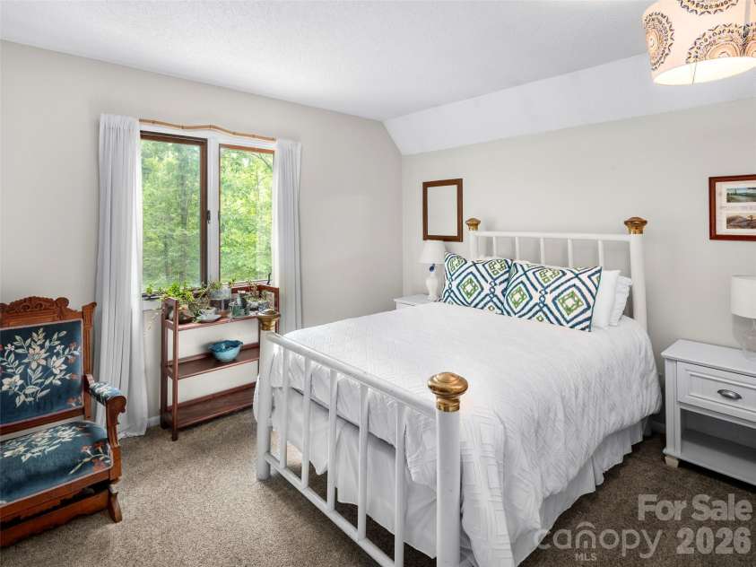 756 Pole Creasman Road, Asheville, NC 28806.  MLS# CAR4350196, YatesRealty ID 10636. 