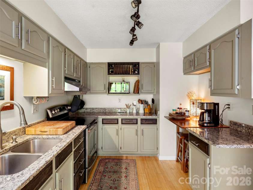 756 Pole Creasman Road, Asheville, NC 28806.  MLS# CAR4350196, YatesRealty ID 10636. 