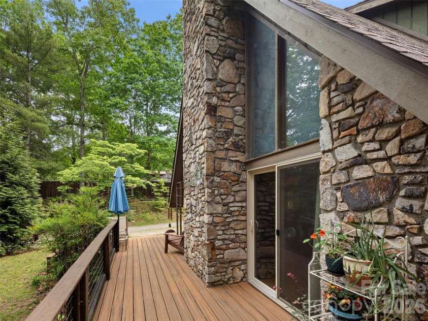 756 Pole Creasman Road, Asheville, NC 28806.  MLS# CAR4350196, YatesRealty ID 10636. 