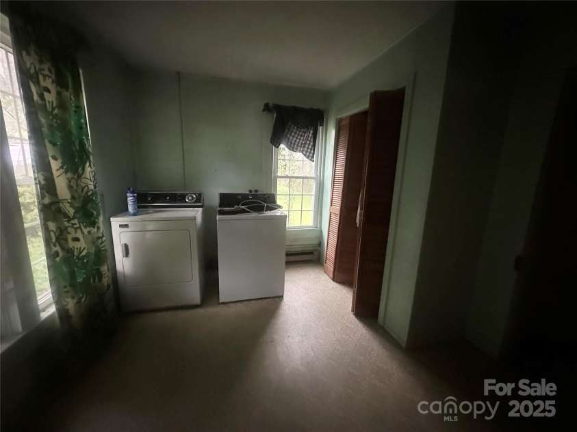 507 Jennings Street, Lenoir, NC 28645.  MLS# CAR4249734, YatesRealty ID 10637. 