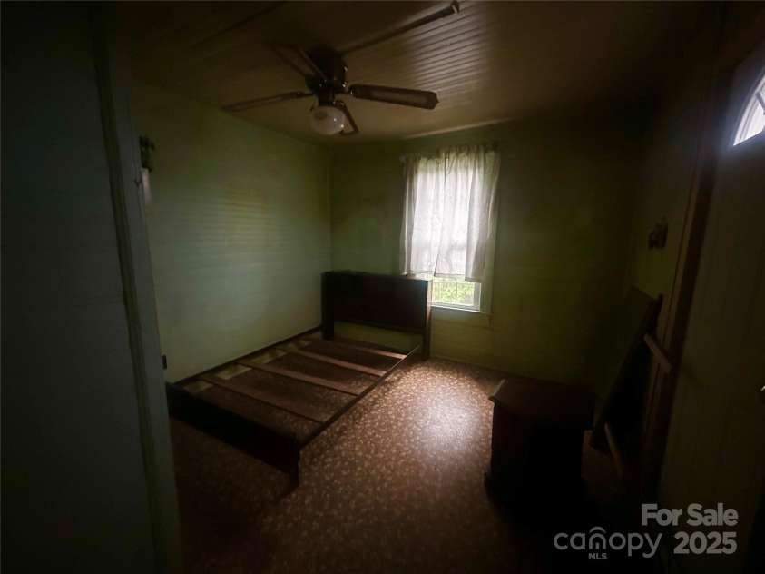 507 Jennings Street, Lenoir, NC 28645.  MLS# CAR4249734, YatesRealty ID 10637. 