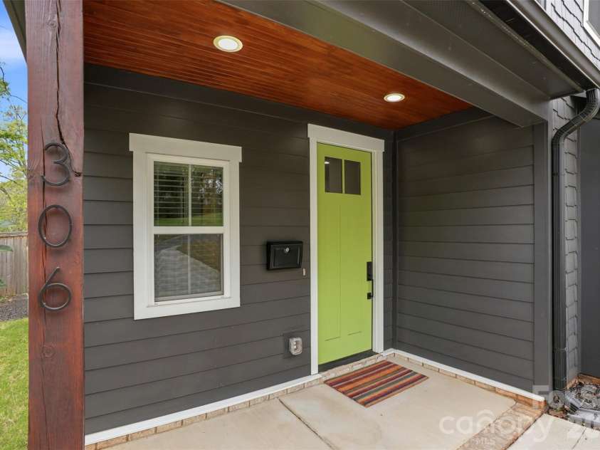 306 Lima Avenue, Charlotte, NC 28208.  MLS# CAR4363414, YatesRealty ID 10638. 