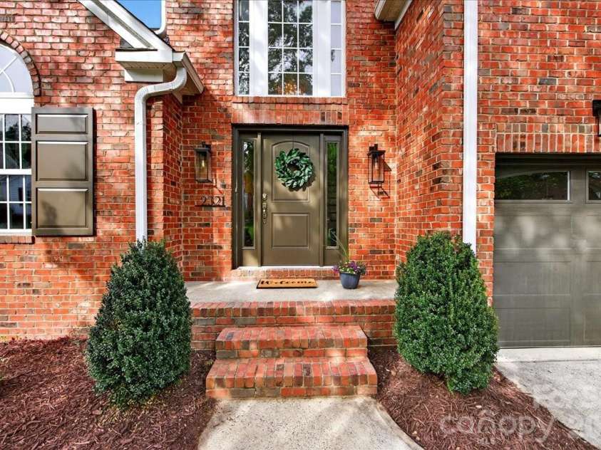 2321 Oberwood Drive, Charlotte, NC 28270.  MLS# CAR4343347, YatesRealty ID 10640. 