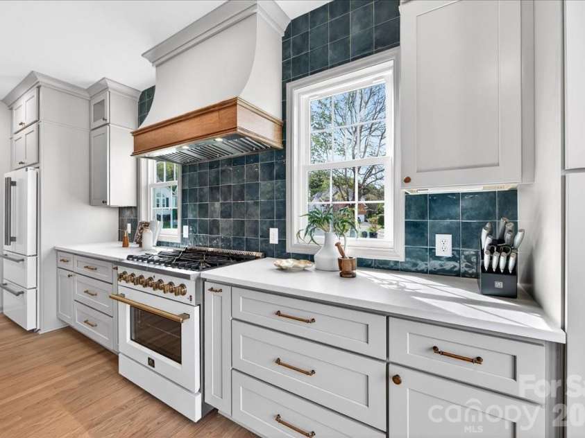 2321 Oberwood Drive, Charlotte, NC 28270.  MLS# CAR4343347, YatesRealty ID 10640. 