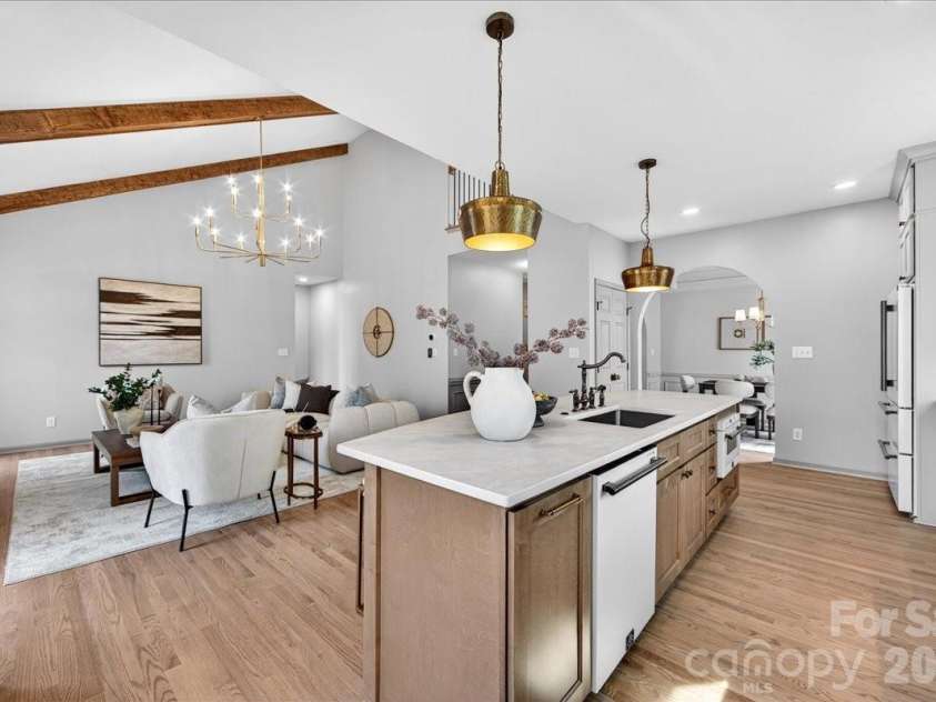 2321 Oberwood Drive, Charlotte, NC 28270.  MLS# CAR4343347, YatesRealty ID 10640. 
