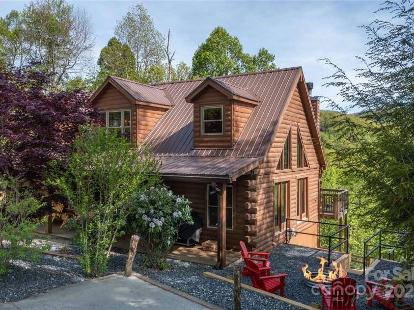 109 Damselfly Court, Spruce Pine, NC 28777.  MLS# CAR4248423, YatesRealty ID 10641. 