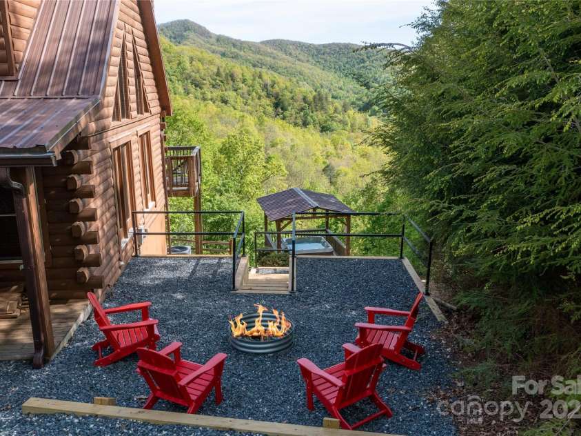 109 Damselfly Court, Spruce Pine, NC 28777.  MLS# CAR4248423, YatesRealty ID 10641. 