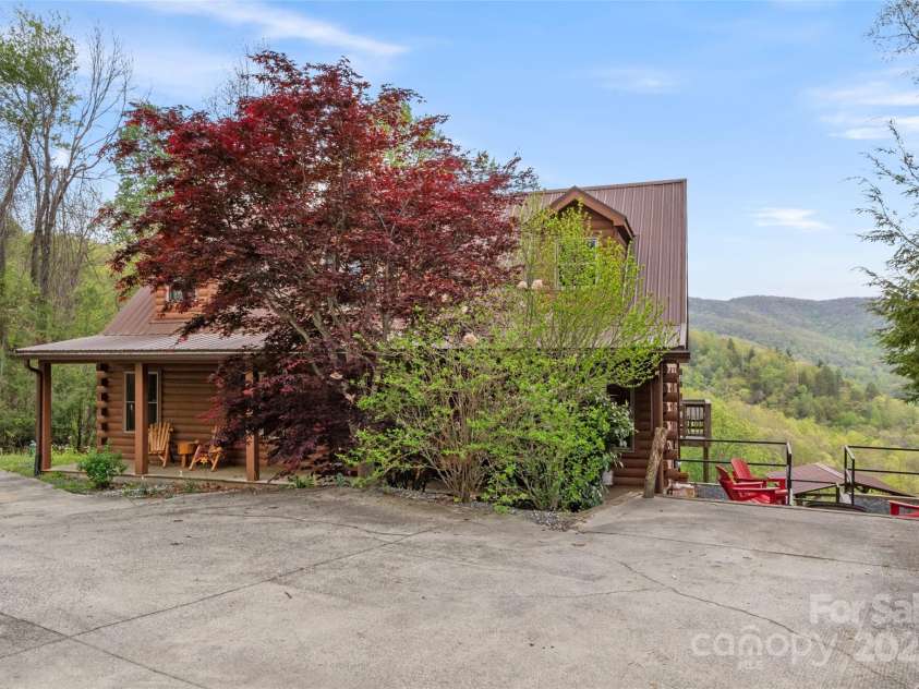 109 Damselfly Court, Spruce Pine, NC 28777.  MLS# CAR4248423, YatesRealty ID 10641. 