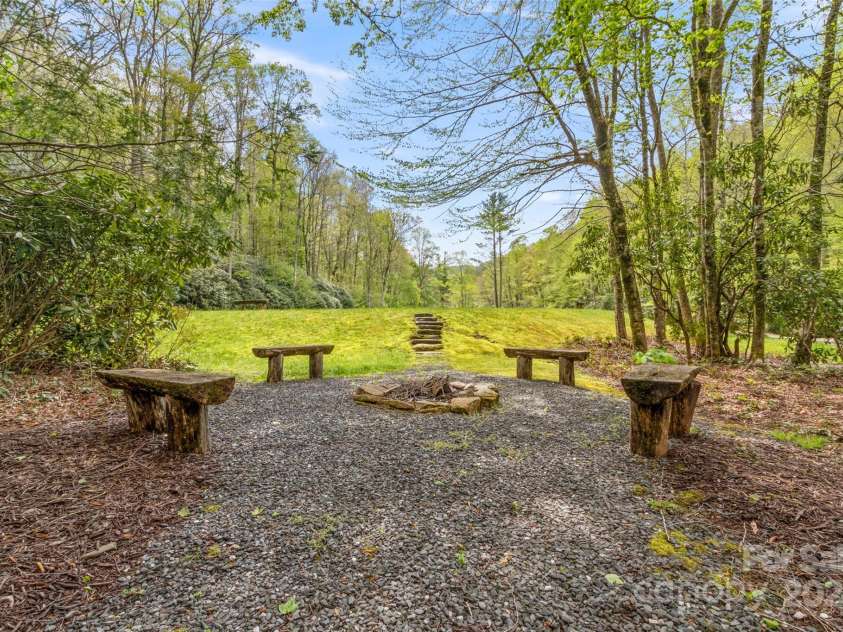 109 Damselfly Court, Spruce Pine, NC 28777.  MLS# CAR4248423, YatesRealty ID 10641. 