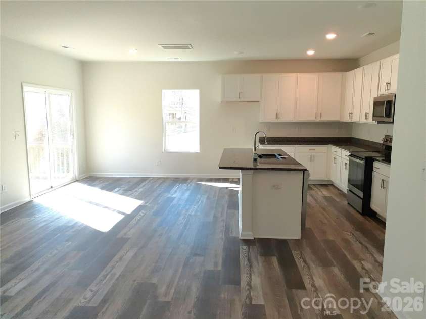 2019 Arapaho Drive, Charlotte, NC 28214.  MLS# CAR4359456, YatesRealty ID 10641. 