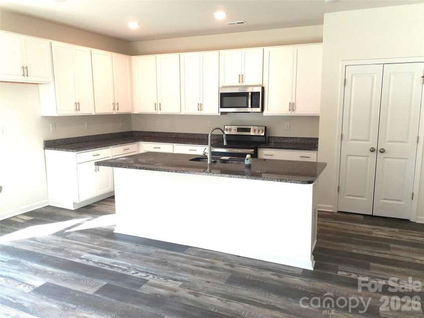 2019 Arapaho Drive, Charlotte, NC 28214.  MLS# CAR4359456, YatesRealty ID 10641. 