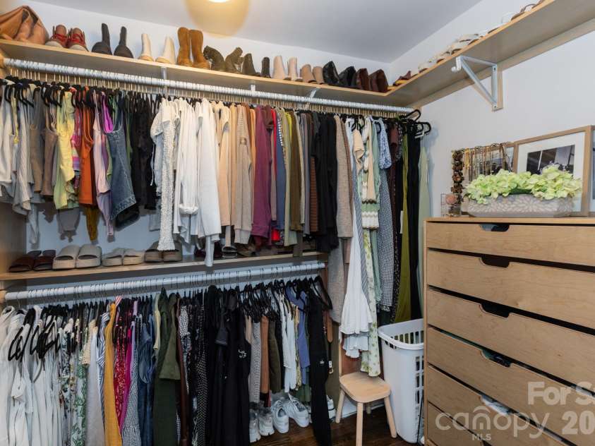 1305 Morningside Drive, Charlotte, NC 28205.  MLS# CAR4364091, YatesRealty ID 10642. Custom Walk-In Closet