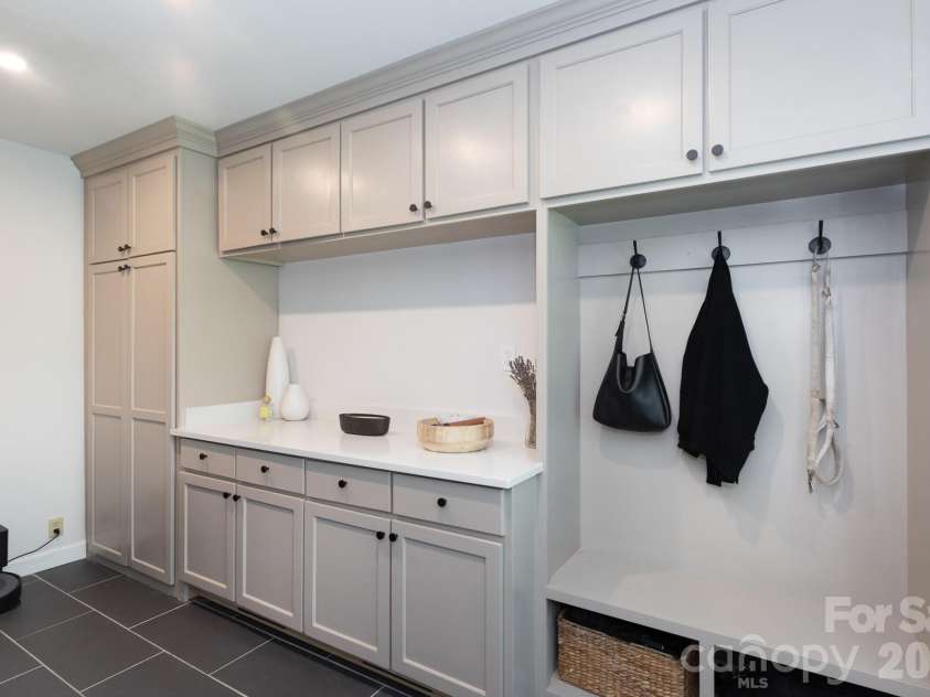 1305 Morningside Drive, Charlotte, NC 28205.  MLS# CAR4364091, YatesRealty ID 10642. Drop Zone in Laundry Room