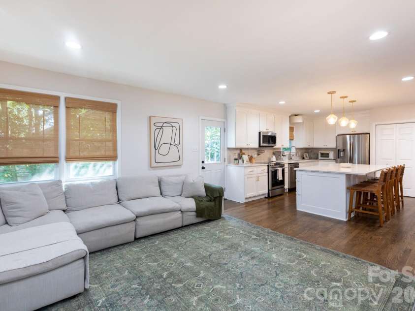 1305 Morningside Drive, Charlotte, NC 28205.  MLS# CAR4364091, YatesRealty ID 10642. Open Concept Floor Plan