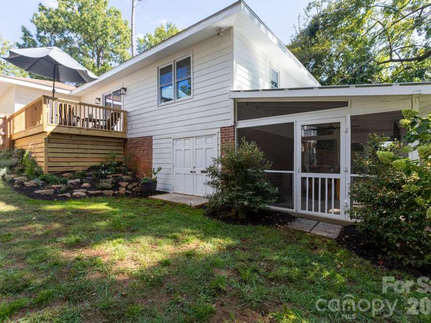 1305 Morningside Drive, Charlotte, NC 28205.  MLS# CAR4364091, YatesRealty ID 10642. Side Yard/Double Doors to Basement