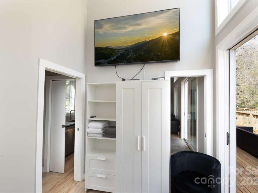 8061 State Hwy 80 S None, Burnsville, NC 28714.  MLS# CAR4244615, YatesRealty ID 10642. 