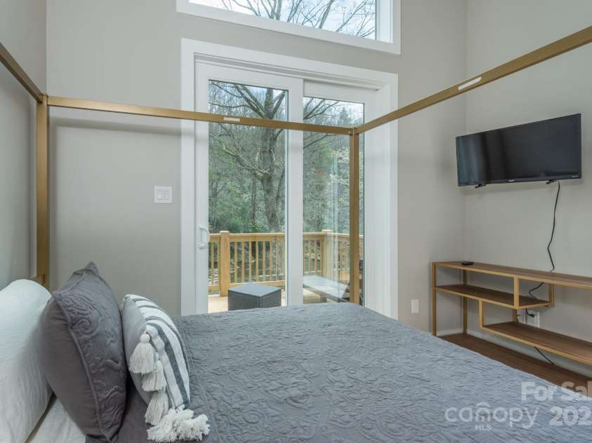 8061 State Hwy 80 S None, Burnsville, NC 28714.  MLS# CAR4244615, YatesRealty ID 10642. 