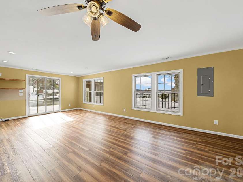 243 Shore Lane, Lexington, NC 27292.  MLS# CAR4343501, YatesRealty ID 10643. 