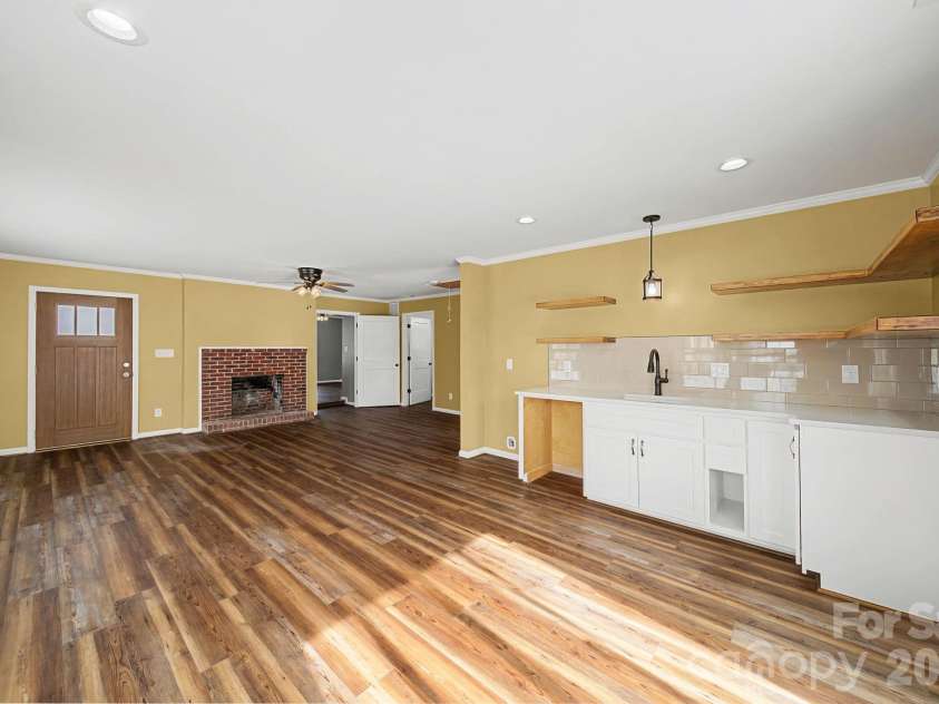 243 Shore Lane, Lexington, NC 27292.  MLS# CAR4343501, YatesRealty ID 10643. 
