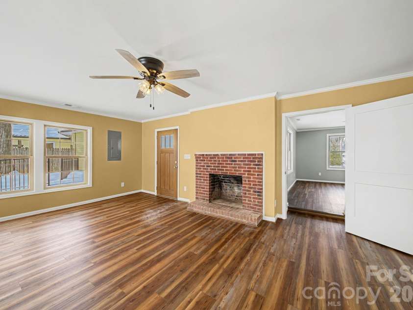 243 Shore Lane, Lexington, NC 27292.  MLS# CAR4343501, YatesRealty ID 10643. 