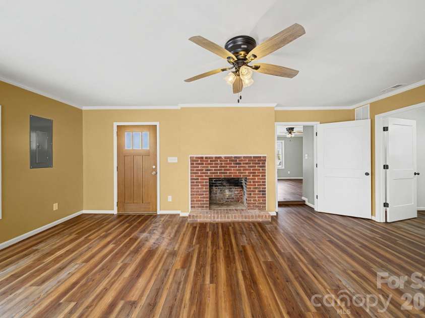 243 Shore Lane, Lexington, NC 27292.  MLS# CAR4343501, YatesRealty ID 10643. 