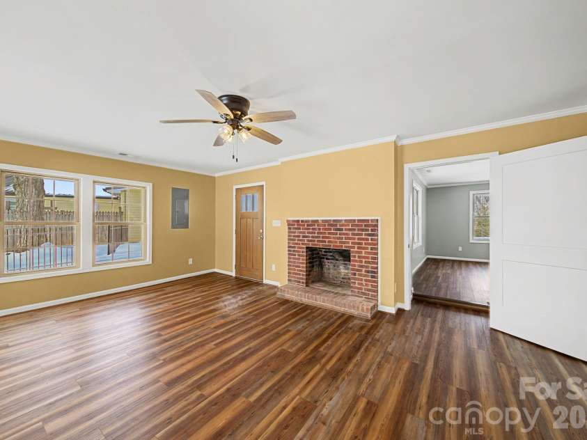 243 Shore Lane, Lexington, NC 27292.  MLS# CAR4343501, YatesRealty ID 10643. 