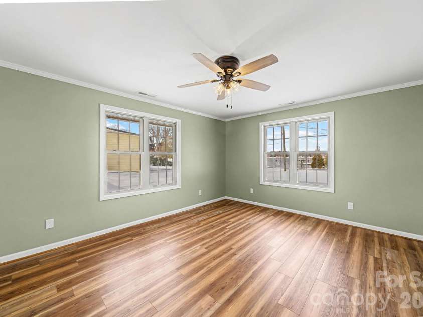 243 Shore Lane, Lexington, NC 27292.  MLS# CAR4343501, YatesRealty ID 10643. 