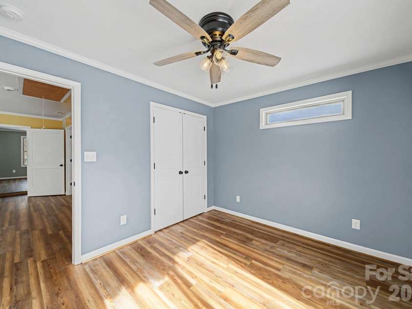 243 Shore Lane, Lexington, NC 27292.  MLS# CAR4343501, YatesRealty ID 10643. 