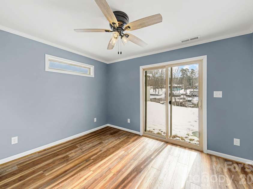 243 Shore Lane, Lexington, NC 27292.  MLS# CAR4343501, YatesRealty ID 10643. 
