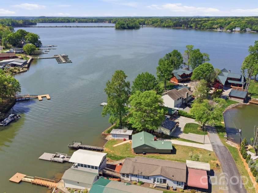 243 Shore Lane, Lexington, NC 27292.  MLS# CAR4343501, YatesRealty ID 10643. 