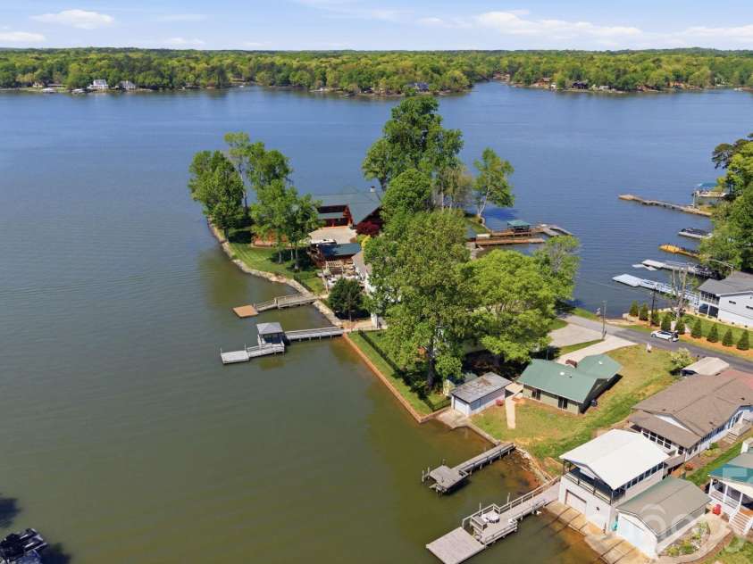 243 Shore Lane, Lexington, NC 27292.  MLS# CAR4343501, YatesRealty ID 10643. 