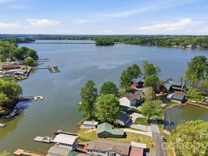 243 Shore Lane, Lexington, NC 27292.  MLS# CAR4343501, YatesRealty ID 10643. 