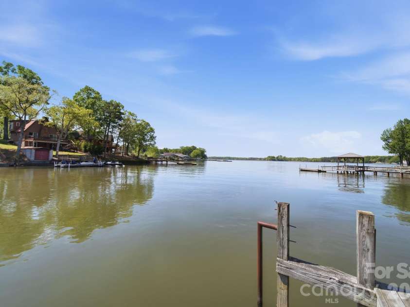 243 Shore Lane, Lexington, NC 27292.  MLS# CAR4343501, YatesRealty ID 10643. 