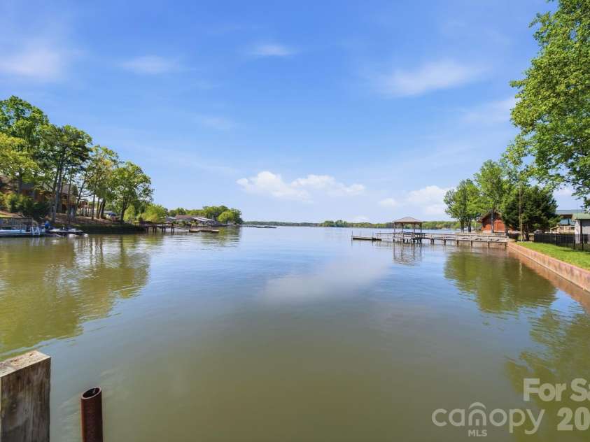 243 Shore Lane, Lexington, NC 27292.  MLS# CAR4343501, YatesRealty ID 10643. 