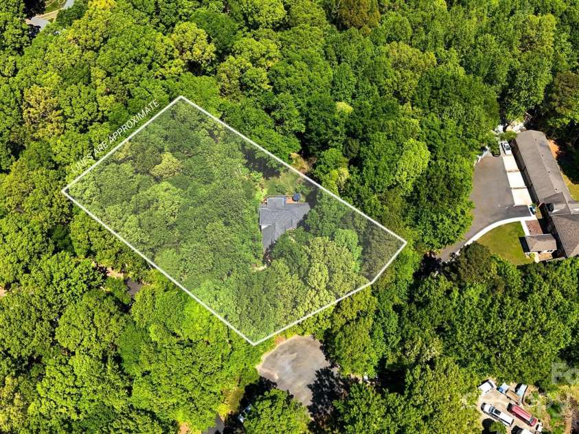 4516 Stryker Drive, Matthews, NC 28104.  MLS# CAR4247225, YatesRealty ID 10643. 