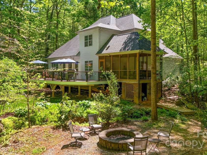 4516 Stryker Drive, Matthews, NC 28104.  MLS# CAR4247225, YatesRealty ID 10643. 