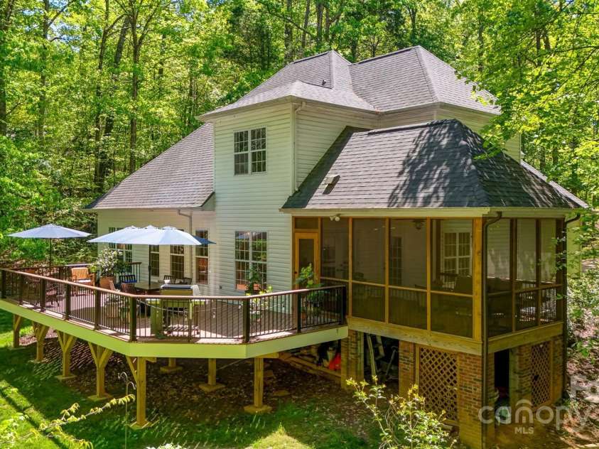 4516 Stryker Drive, Matthews, NC 28104.  MLS# CAR4247225, YatesRealty ID 10643. 