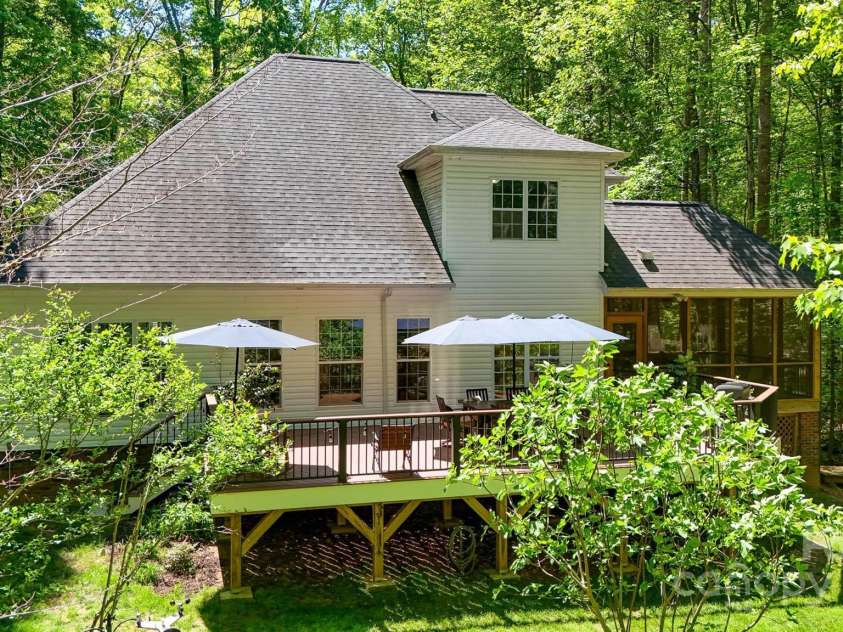 4516 Stryker Drive, Matthews, NC 28104.  MLS# CAR4247225, YatesRealty ID 10643. 