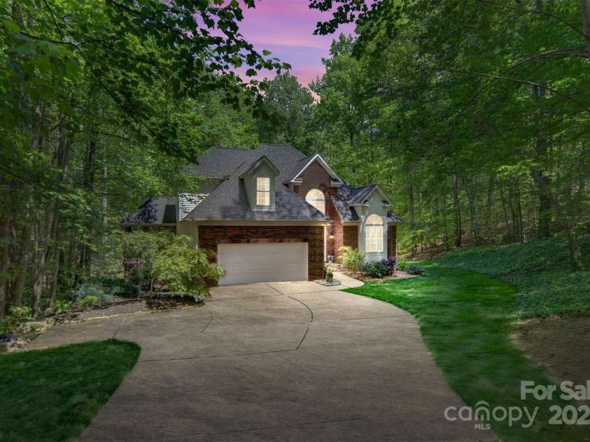 4516 Stryker Drive, Matthews, NC 28104.  MLS# CAR4247225, YatesRealty ID 10643. 
